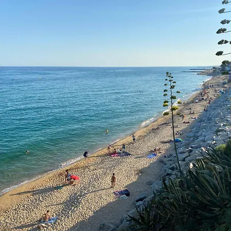 Renovated 5 Minutes Walk To The