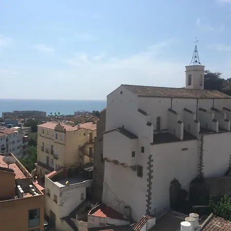 Renovated 5 Minutes Walk To The Apartment
